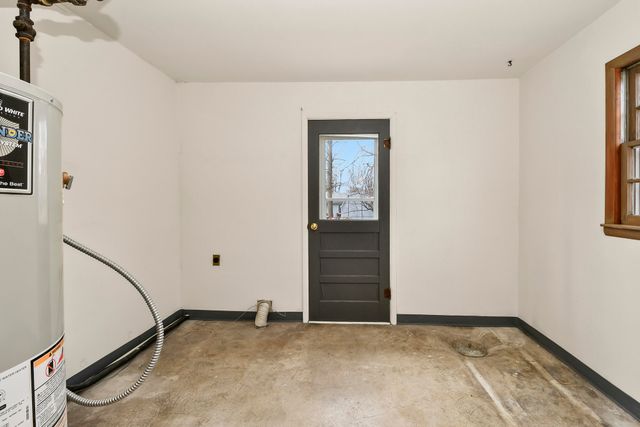 405 N Missouri Avenue, Nixa, MO 65714