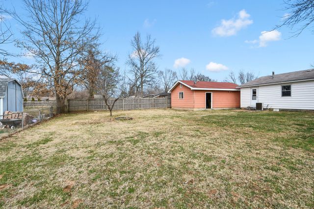 405 N Missouri Avenue, Nixa, MO 65714