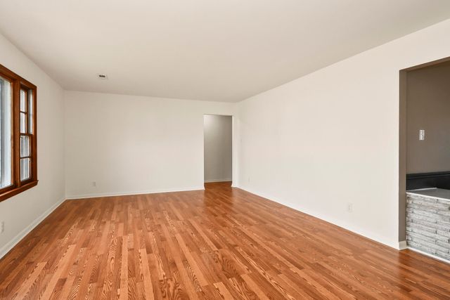 405 N Missouri Avenue, Nixa, MO 65714