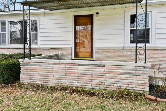 405 N Missouri Avenue, Nixa, MO 65714