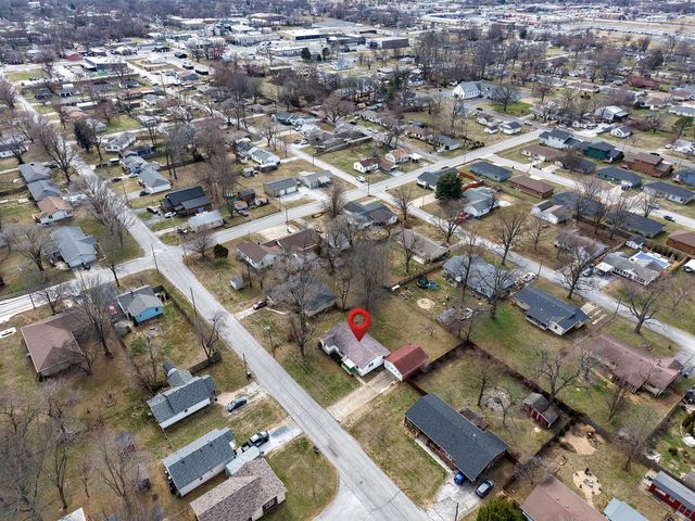 405 N Missouri Avenue, Nixa, MO 65714