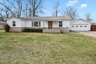 405 N Missouri Avenue, Nixa, MO 65714