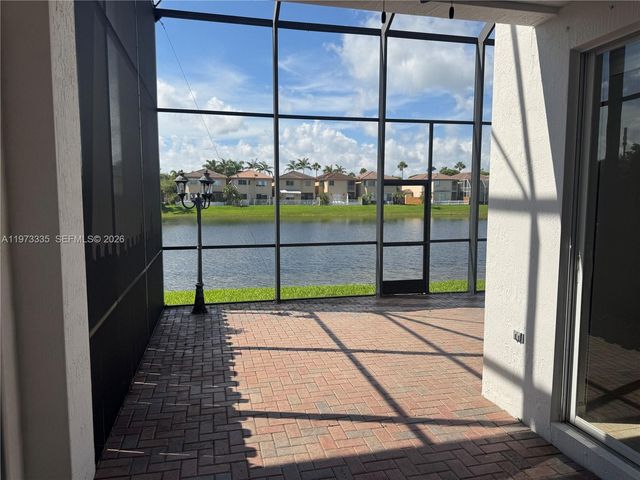 11482 NW 69th Ter, Doral, FL 33178