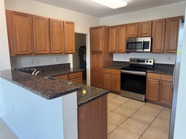 11482 NW 69th Ter, Doral, FL 33178