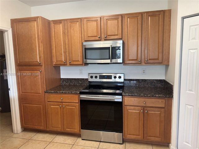 11482 NW 69th Ter, Doral, FL 33178