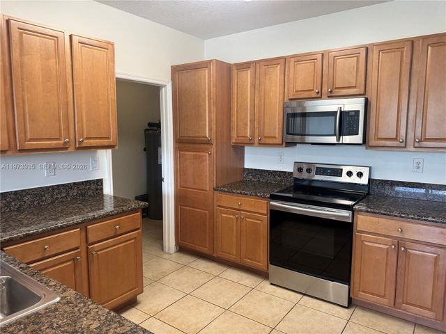 11482 NW 69th Ter, Doral, FL 33178