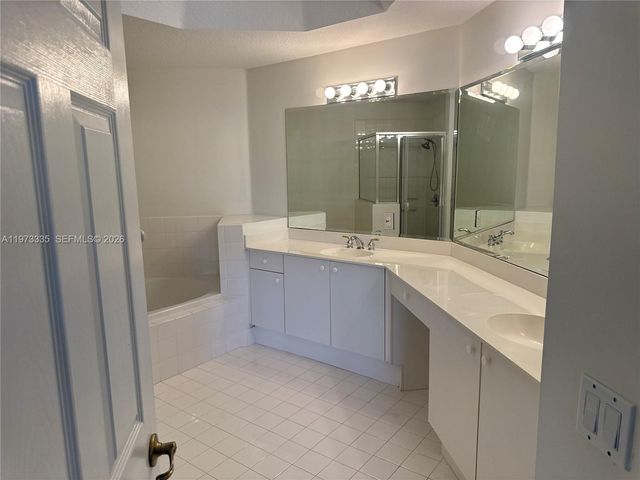 11482 NW 69th Ter, Doral, FL 33178