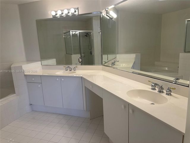 11482 NW 69th Ter, Doral, FL 33178