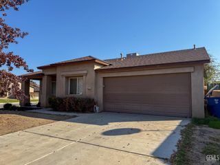 6717 Tameside Avenue, Bakersfield, CA 93307
