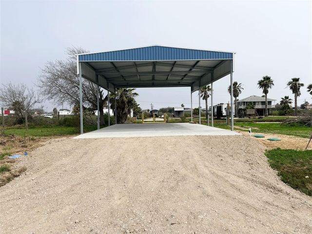 1176 N Tinkle Lane, Crystal Beach, TX 77650