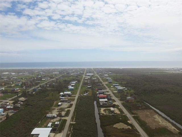 1176 N Tinkle Lane, Crystal Beach, TX 77650