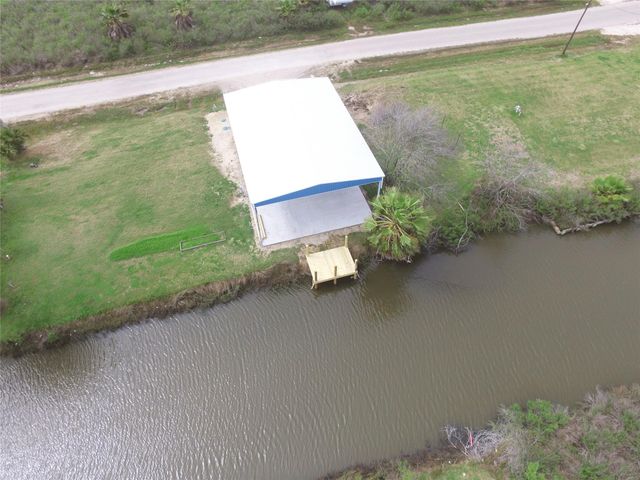 1176 N Tinkle Lane, Crystal Beach, TX 77650