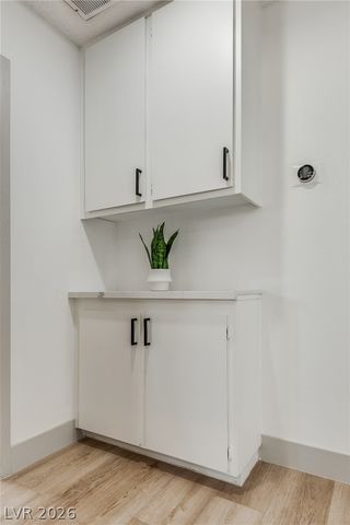 6212 Pinewood Avenue, Las Vegas, NV 89103