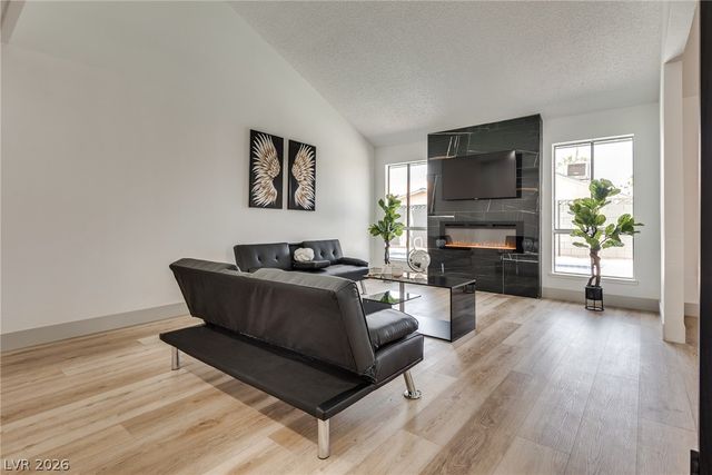 6212 Pinewood Avenue, Las Vegas, NV 89103