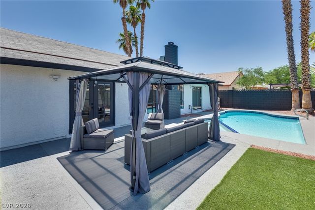 6212 Pinewood Avenue, Las Vegas, NV 89103