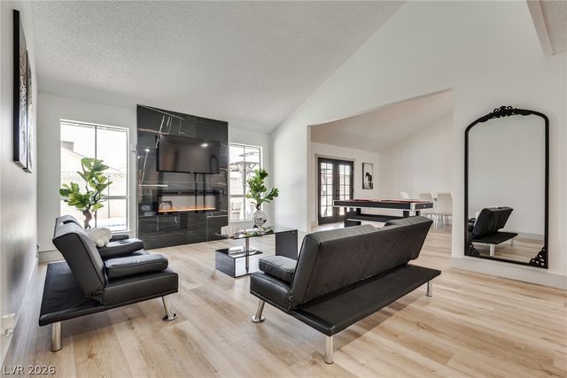 6212 Pinewood Avenue, Las Vegas, NV 89103
