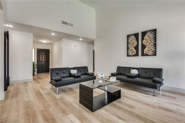 6212 Pinewood Avenue, Las Vegas, NV 89103
