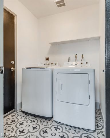 6212 Pinewood Avenue, Las Vegas, NV 89103