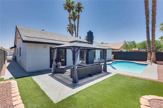 6212 Pinewood Avenue, Las Vegas, NV 89103