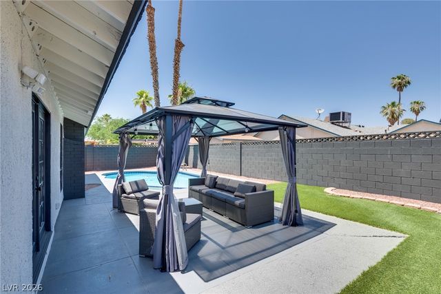6212 Pinewood Avenue, Las Vegas, NV 89103