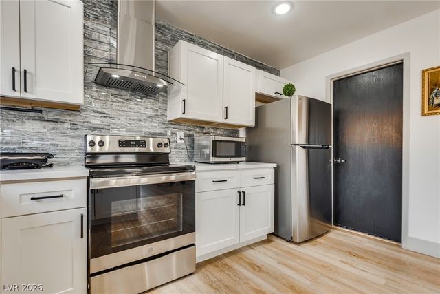 6212 Pinewood Avenue, Las Vegas, NV 89103