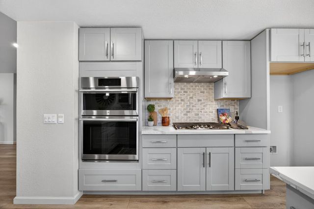1611 Woodhill Dr, Roseville, CA 95661