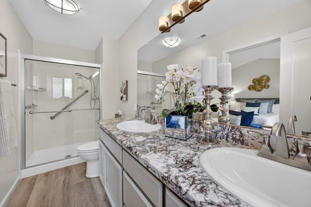 1611 Woodhill Dr, Roseville, CA 95661