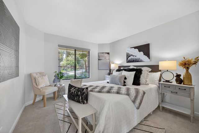 1611 Woodhill Dr, Roseville, CA 95661
