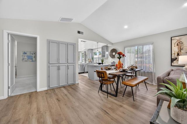 1611 Woodhill Dr, Roseville, CA 95661