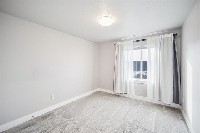670 SE Booth Avenue, Waukee, IA 50263