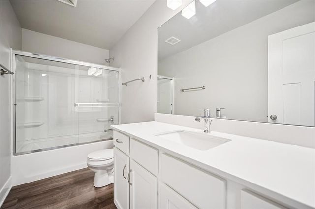 670 SE Booth Avenue, Waukee, IA 50263