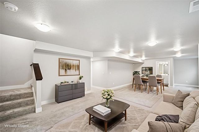 670 SE Booth Avenue, Waukee, IA 50263