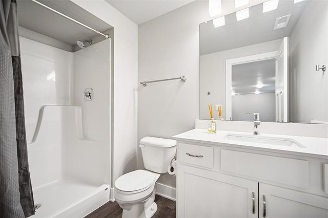 670 SE Booth Avenue, Waukee, IA 50263