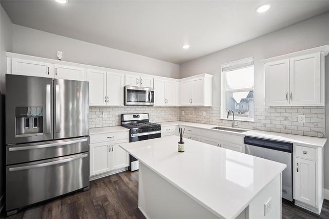 670 SE Booth Avenue, Waukee, IA 50263