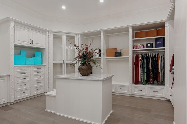 88 W Grand Regency Circle, The Woodlands, TX 77382
