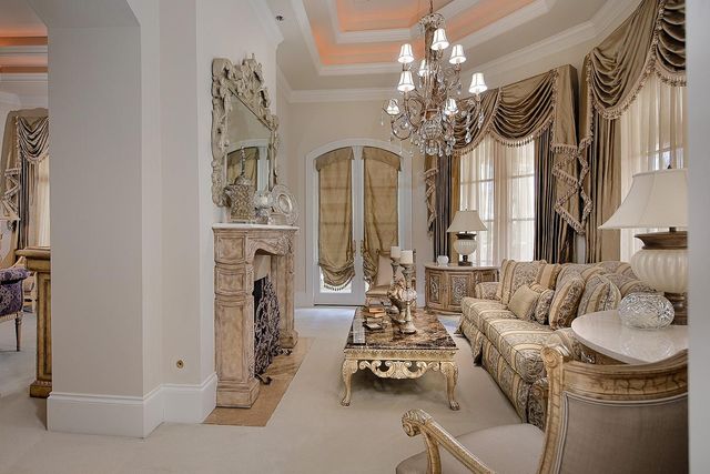 88 W Grand Regency Circle, The Woodlands, TX 77382