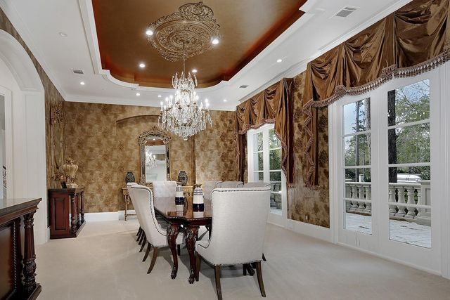88 W Grand Regency Circle, The Woodlands, TX 77382