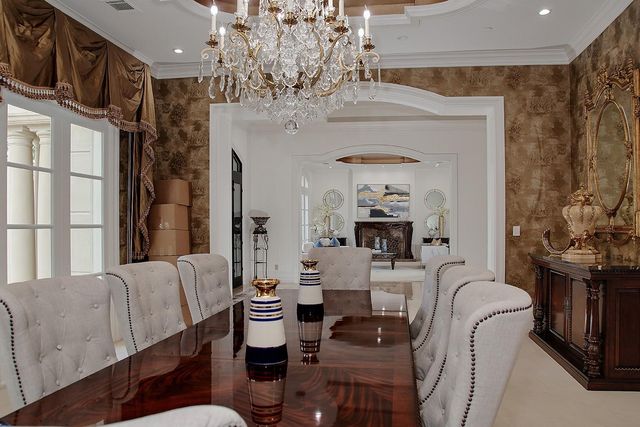 88 W Grand Regency Circle, The Woodlands, TX 77382