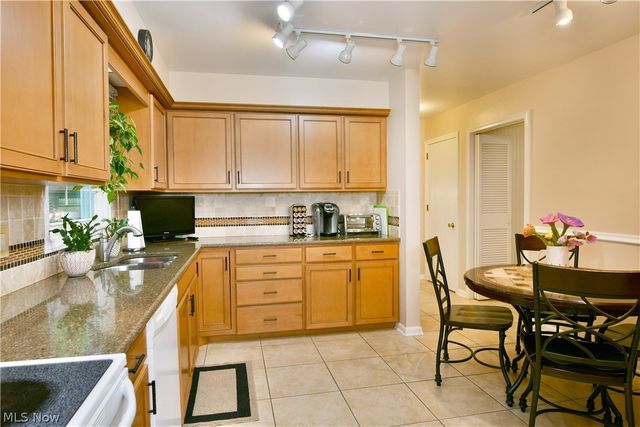 5841 Sampson Drive, Girard, OH 44420