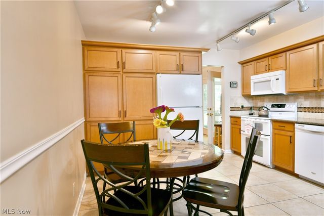5841 Sampson Drive, Girard, OH 44420
