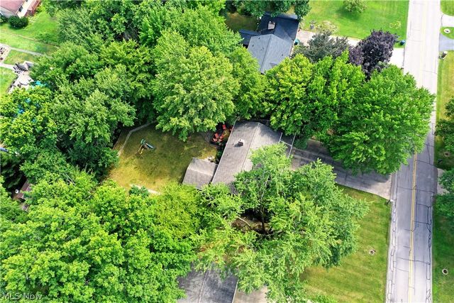 5841 Sampson Drive, Girard, OH 44420