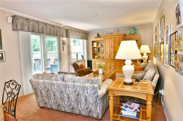 5841 Sampson Drive, Girard, OH 44420
