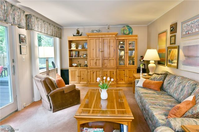 5841 Sampson Drive, Girard, OH 44420