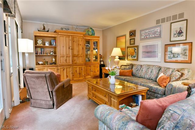 5841 Sampson Drive, Girard, OH 44420