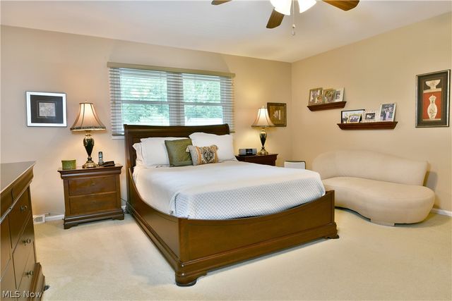5841 Sampson Drive, Girard, OH 44420