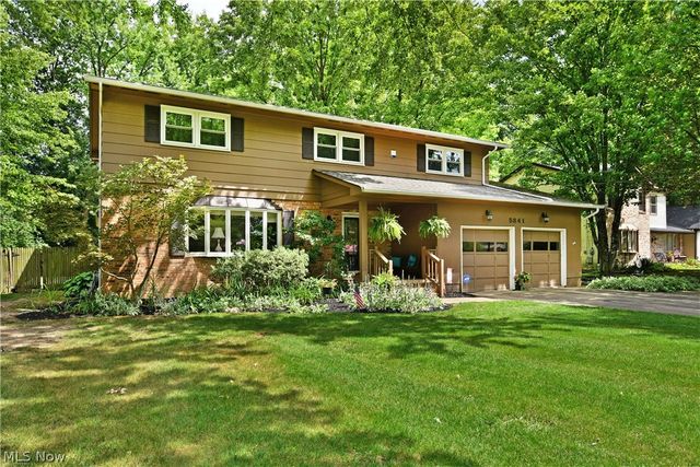 5841 Sampson Drive, Girard, OH 44420