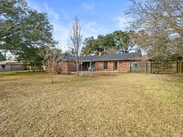 2025 Bennett St, Deridder, LA 70634