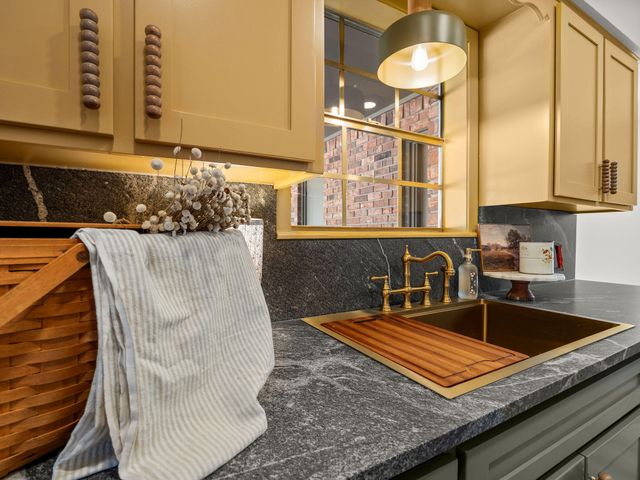 2025 Bennett St, Deridder, LA 70634