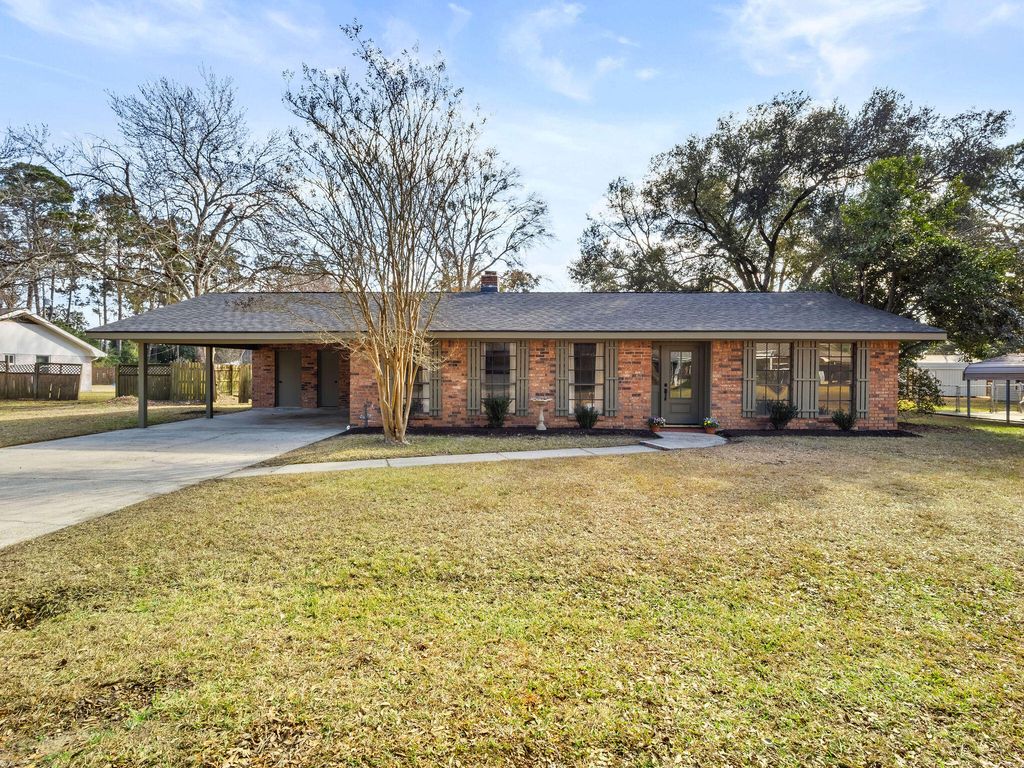 2025 Bennett St, Deridder, LA 70634