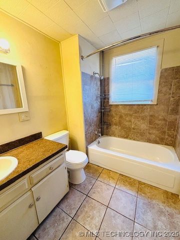 811 Hargrove Street, Ardmore, OK 73401